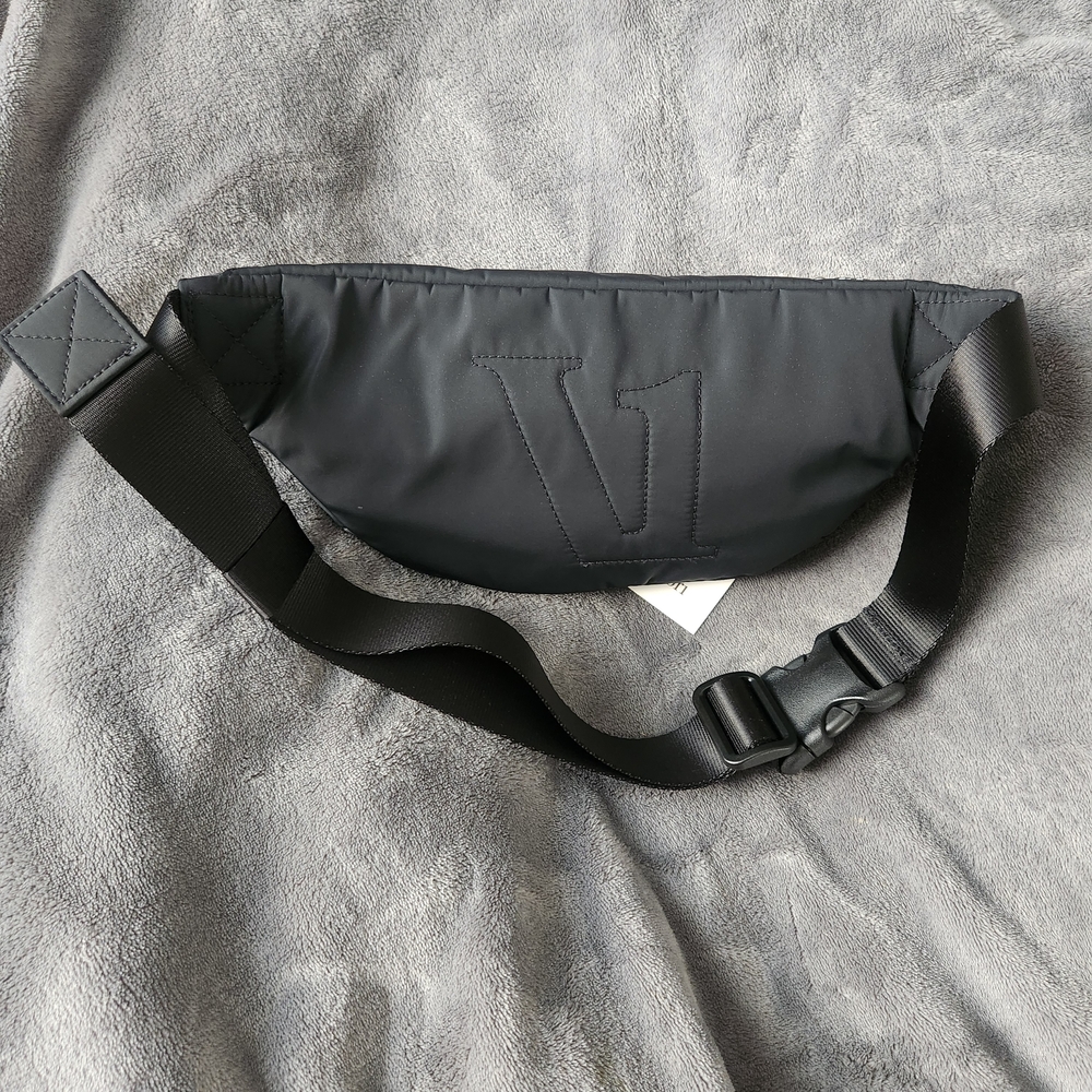 Vuori Sling 2.0 Black Belt Bag, Fanny Pack - Picture 4 of 7